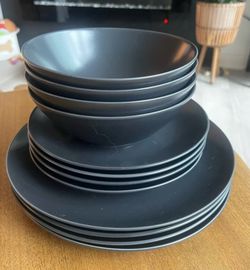 IKEA black dish set 2x