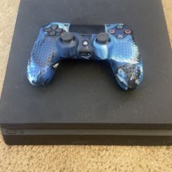 PS4 1 Controller With Games 