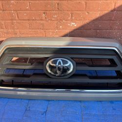 2016-2018-2020 Toyota Tacoma Front Grill