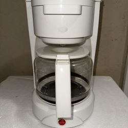 12-Cup Drip Coffee Maker – Classic White, Great Condition!