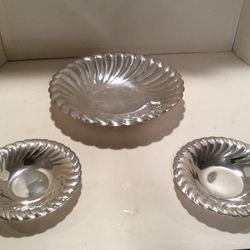 Wm Rogers Waverly Pattern, set of 3 round scalloped, silver plated bowls, 10” & 6”