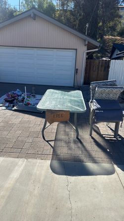 FREE Neighborhood Yard Sale Leftovers