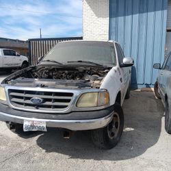 2002 Ford  Truck F-150 For Parts, Motor Blew Up / $150 It’s Yours 
