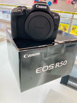 Canon EOS R50