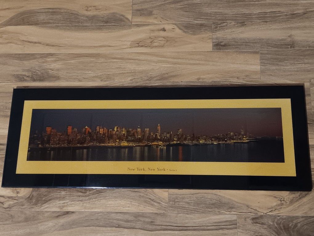 New York Skyline Picture With World Trade Centers