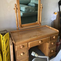 Antique Maple Bedroom Set