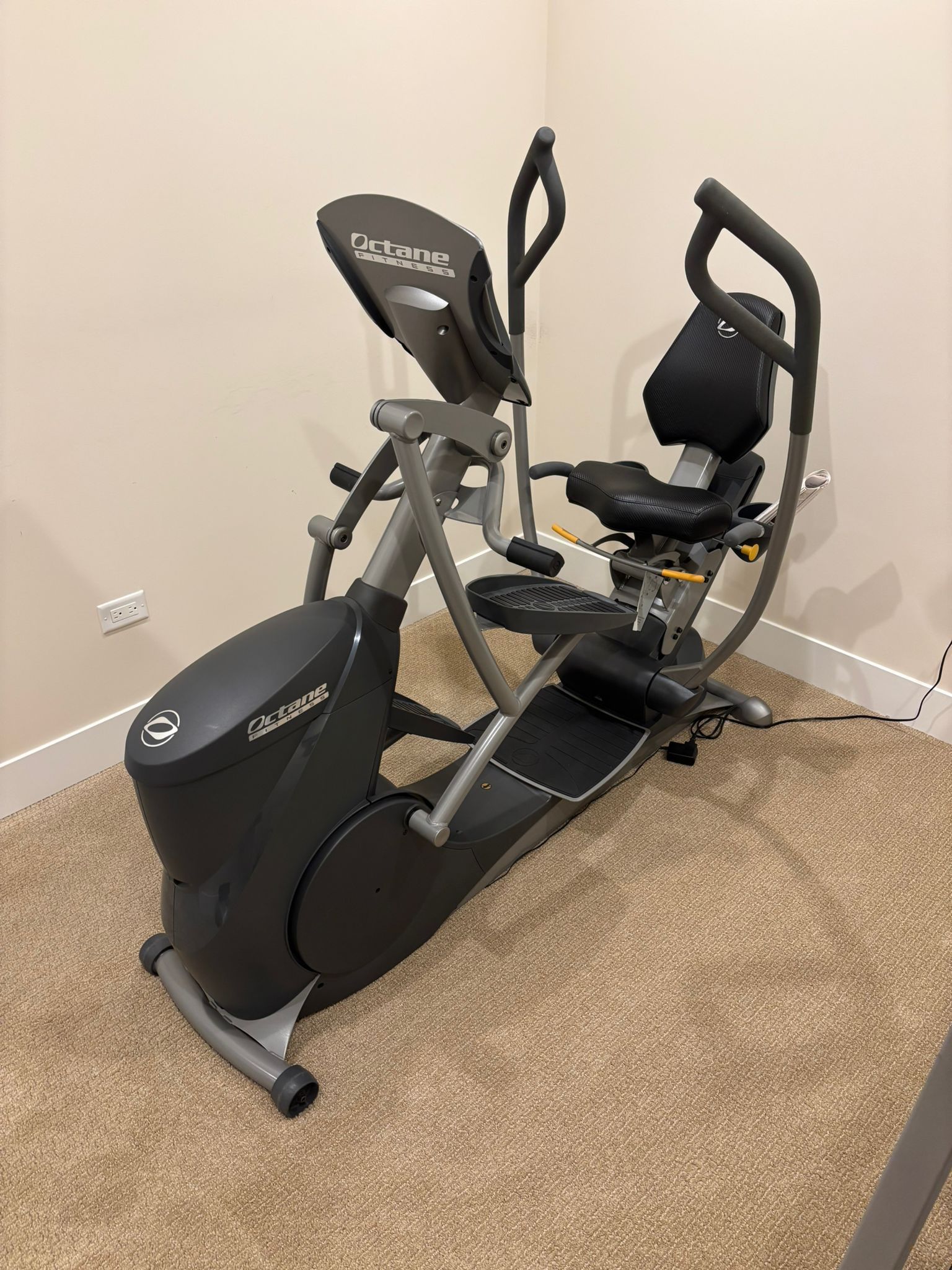 Octane XR6 Recumbent Elliptical