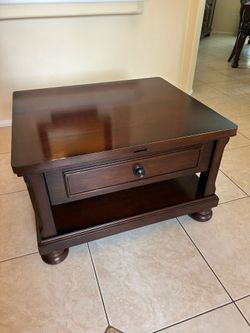 Ashley Furniture Lift-Top Coffee Table Solid Cherry Wood High Gloss Finish