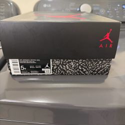 Grade school Jordan retro 3’s