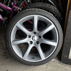 Infiniti G35 18in 7 Spoke Wheels