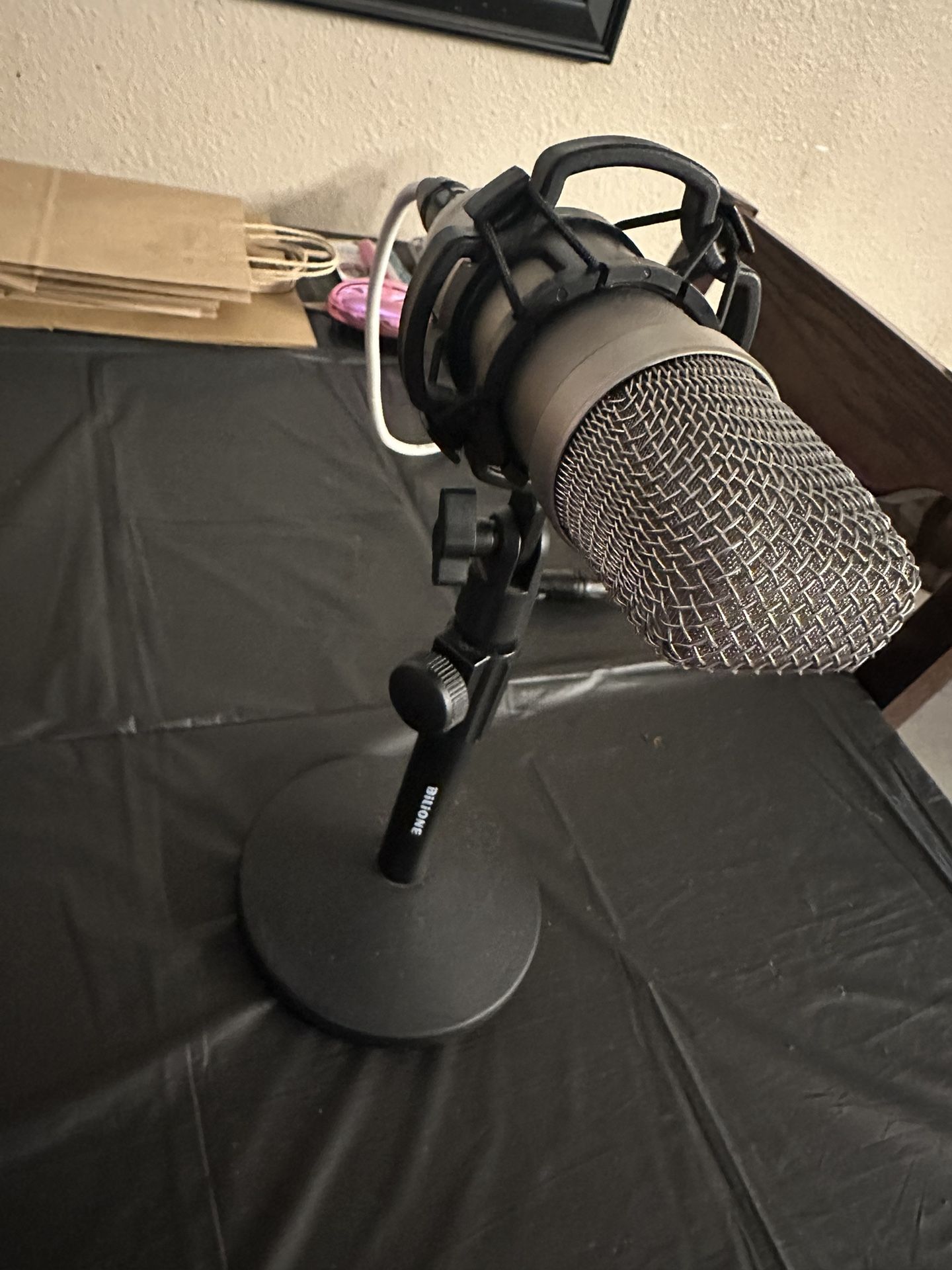 Rode NT1-A Microphone And Audio Interface