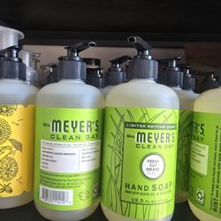Mrs. Meyers 1025133 12.5 oz Clean Day Fresh Cut Grass Scent Liquid Hand Soap