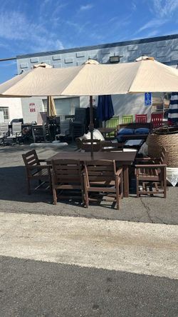 Patio set new