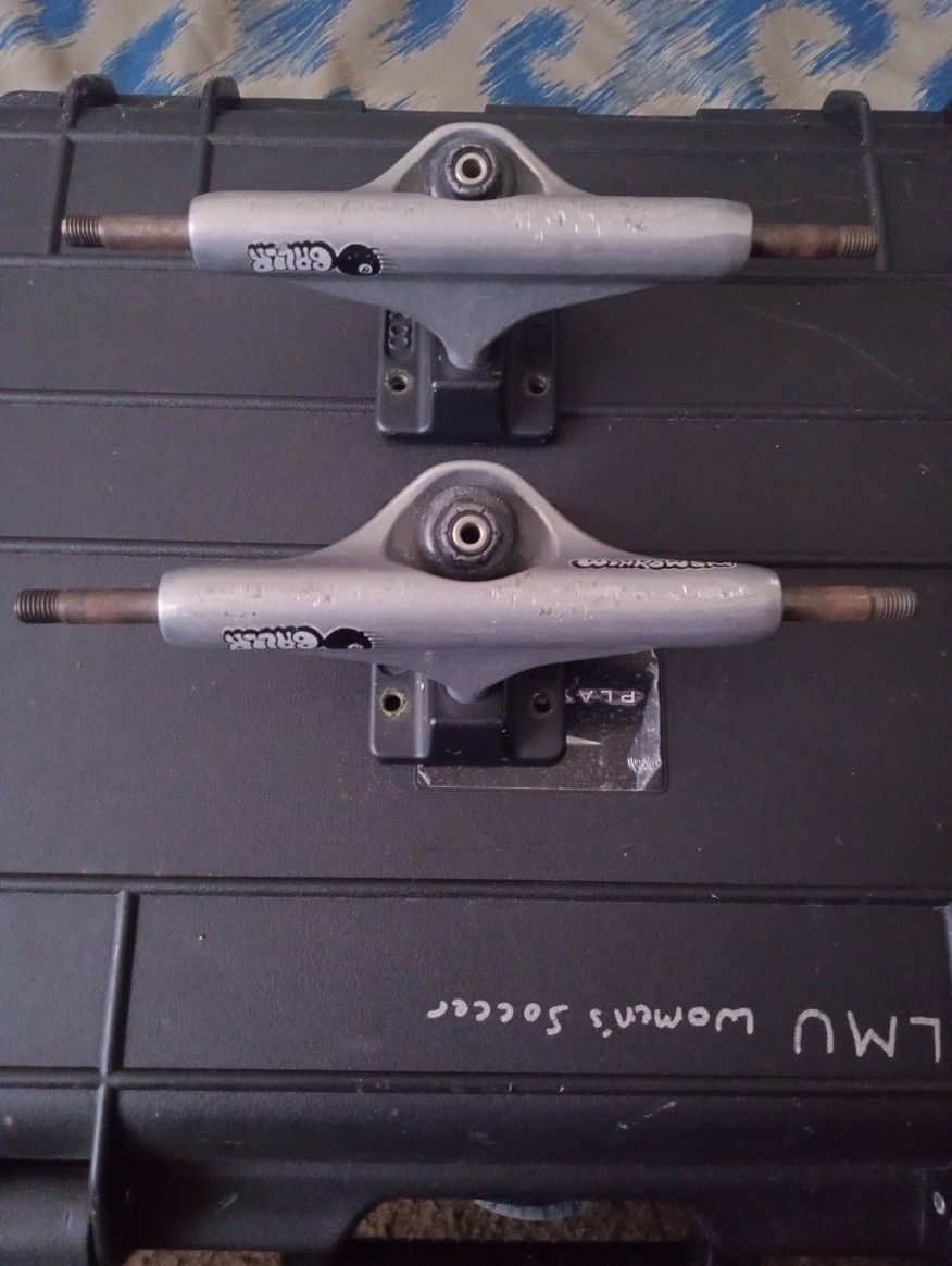 Skateboard Trucks