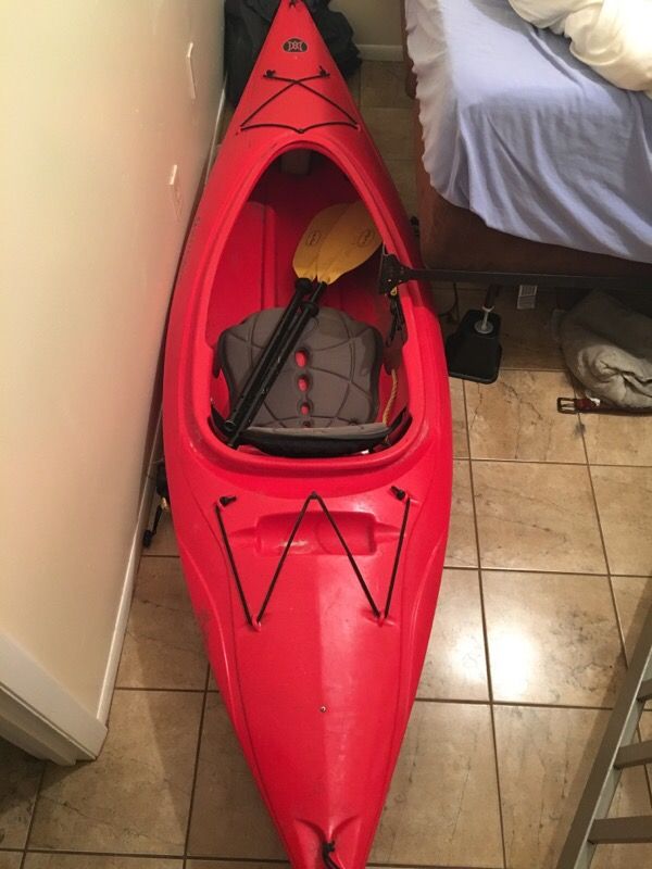 Perception Sundance 9.5 Kayak + Paddles