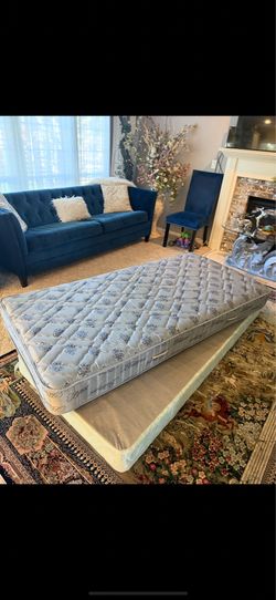 Cl twin mattress/box spring