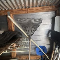 Patio RakeExcellent Condition