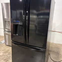KENMORE REFRIGERATOR ELITE FRENCH DOOR WITH WATER DISPENSER USED LIKE NEW 