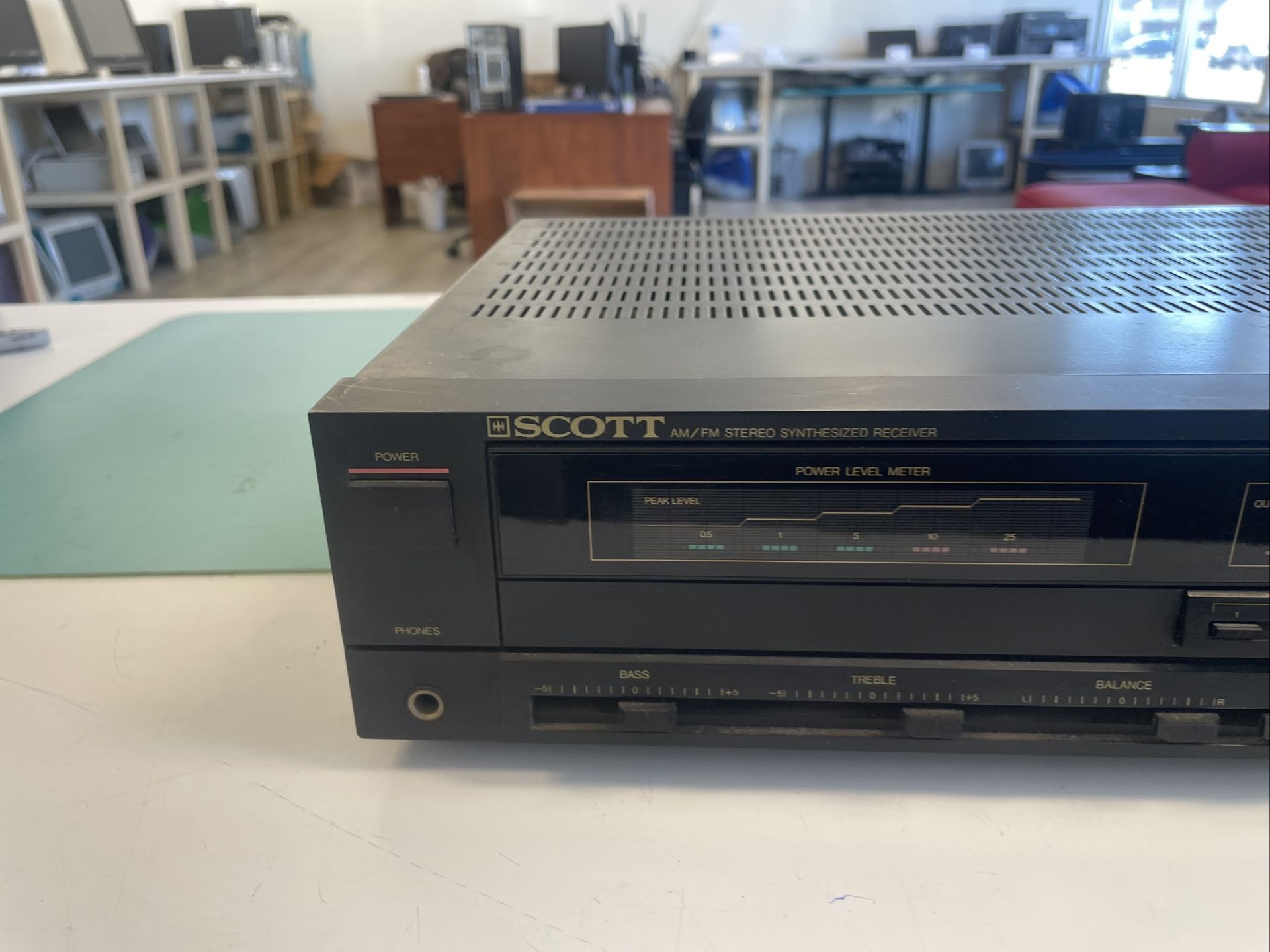 Scott AM/FM Stereo Synthesized Receiver