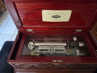 Caja de musica suiza con cilindros intercambiables
