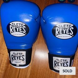 CLETO REYES OFFICIAL AMATEUR BOXING GLOVES