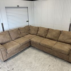 Comfy Nice Brown Luxury, Sectional Couch🔥🔥🔥