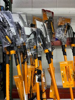 Fiskars tree pruner and saw set