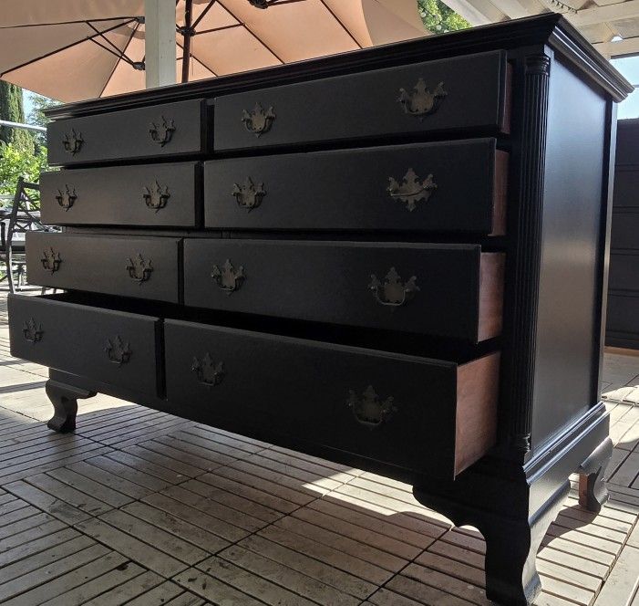 Gorgeous Dresser!!