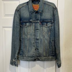 Levi Jean Jacket (Size M)