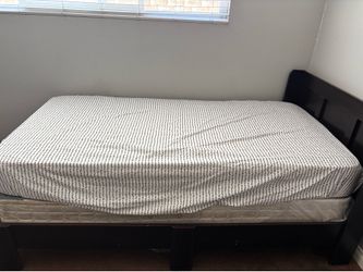 Twin bed w/ mattress