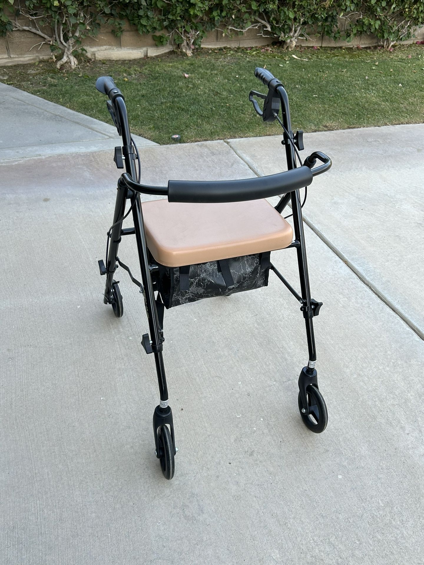 Walker with seat