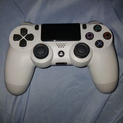 NEW PS4 CONTROLLER