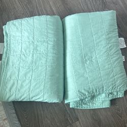 2 Twin Comforter