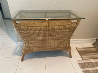 Console table wicker glass