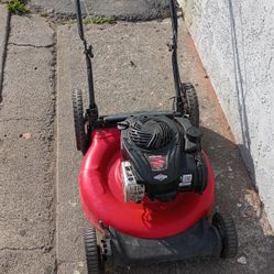 Briggs And Stratton Yard machine 21" 140cc  Lawnmower