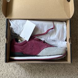 Converse Shoes 9.5m / 11w