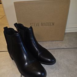 Steve Madden Black Booties 