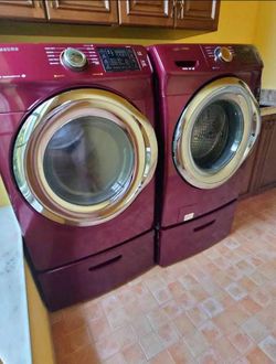 Samsung Front Load Washer and Dryer Set with Pedestals