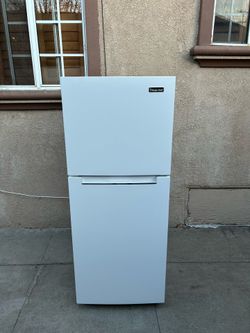 3 MONTHS WARRANTY 24x26x60 MAGIC CHEF FRIDGE WHITE 10cuft