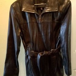 WOMEN'S SLEEK LEATHER COAT. DARLING W/tie front