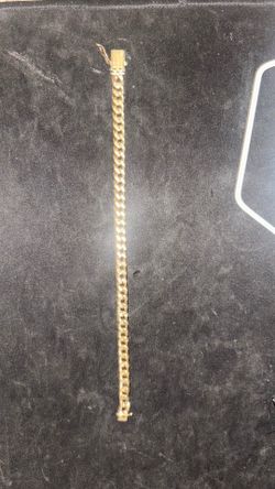 Gold bracelet