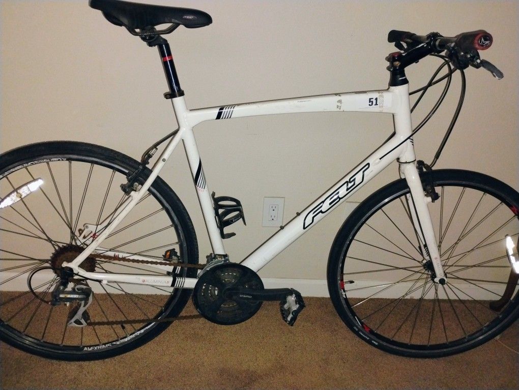 Felt v110f Flat Bar Commuter Bike For Sale