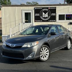 2012 Toyota Camry Hybrid XLE 