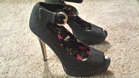 Brand new Black Jean Heels $25