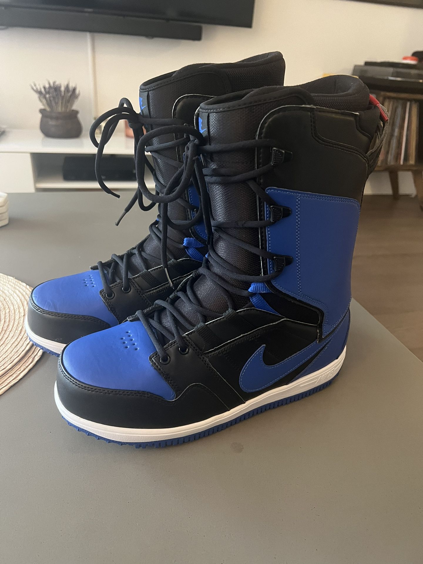 Situatie Op grote schaal geleidelijk Nike Vapen Royal Blue snowboard boots. for Sale in New York, NY - OfferUp