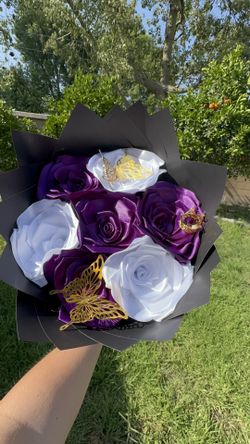 7 Count Ramo With Butterflies And Crown
