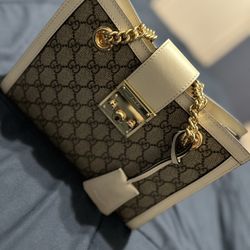 BRAND NEW AUTHENTIC GG GUCCI PADLOCK SMALL SHOULDER BAG 