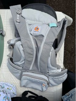 Ergobaby Omni Breeze