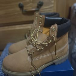 wheat timberland Size 10 Men 