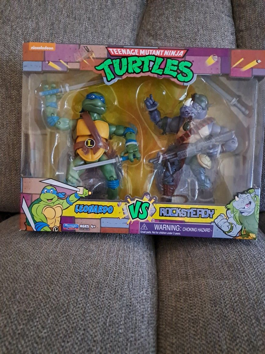 2021 Nickelodeon playmates TMNT Leonardo versus Rocksteady